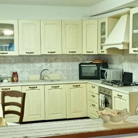Brezza Marina - Appartamento In Villa Fronte Mare Triëst Buitenkant foto
