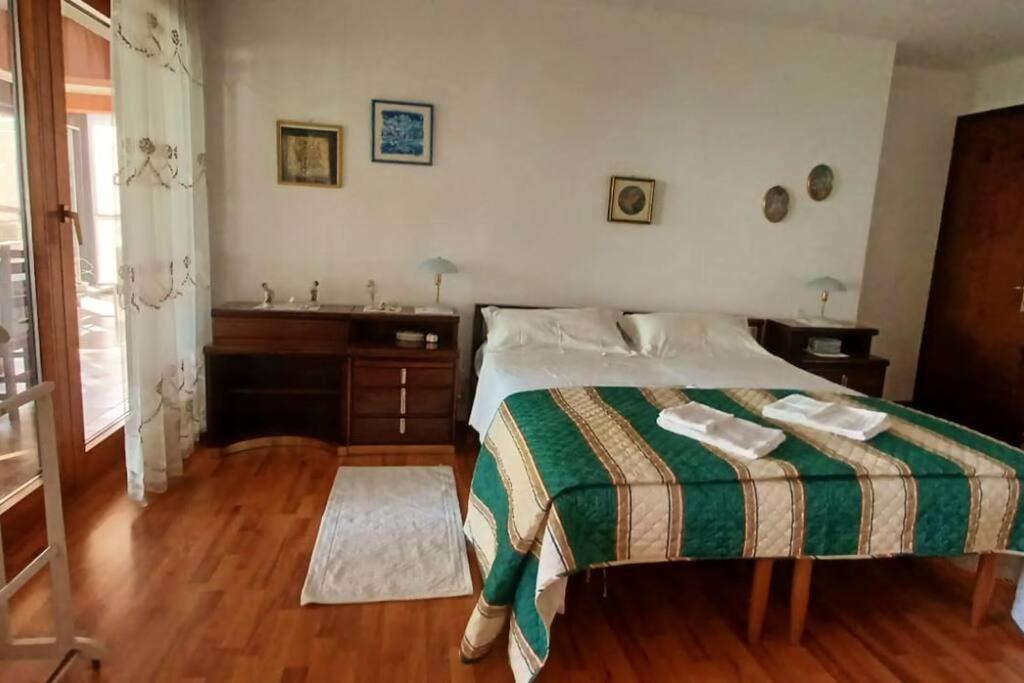 Brezza Marina - Appartamento In Villa Fronte Mare Triëst Buitenkant foto
